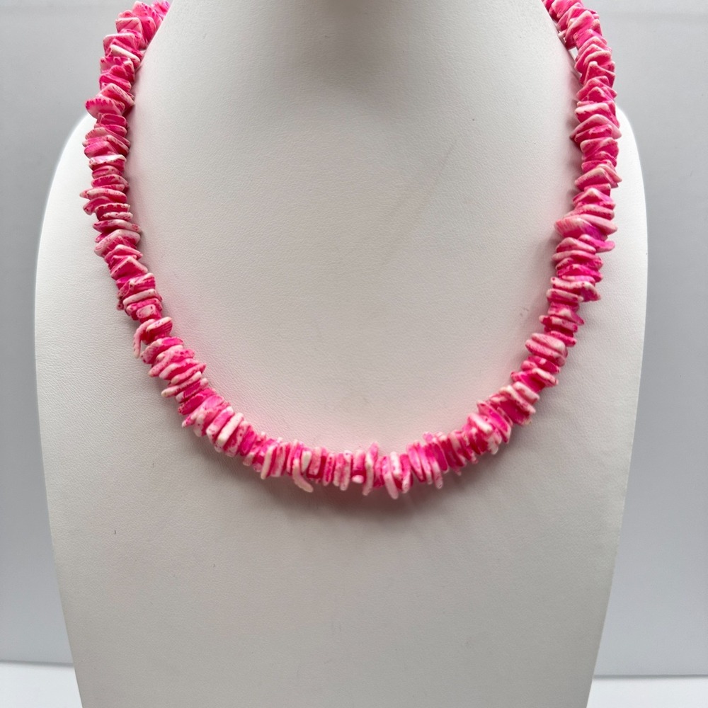 Vintage 80s Pink & White Natural Shell Chip Bead Choker Necklace Beach Jewelry